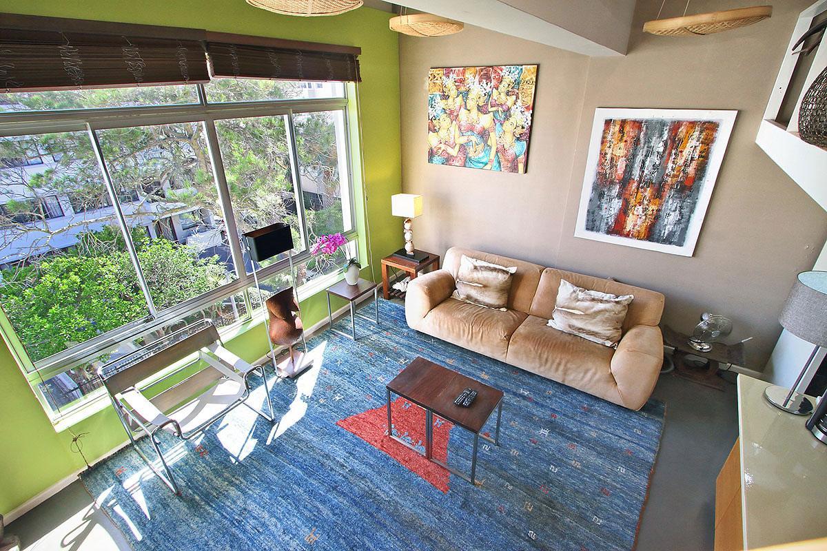 Berkeley Square Apartment *
