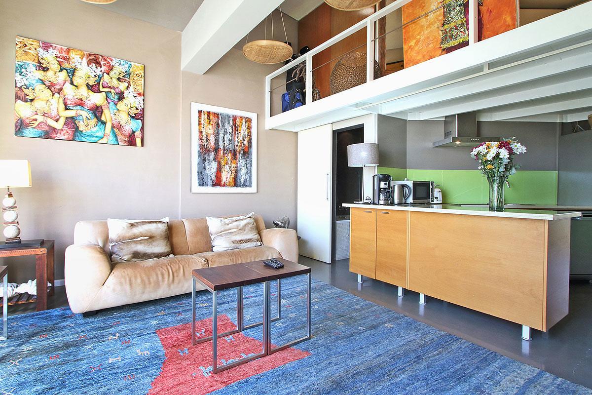 Berkeley Square Apartment *